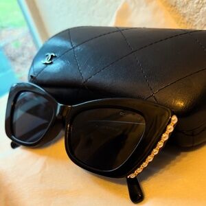 Vintage Classic Chanel CC Pearl Cat Eye Black Sunglasses